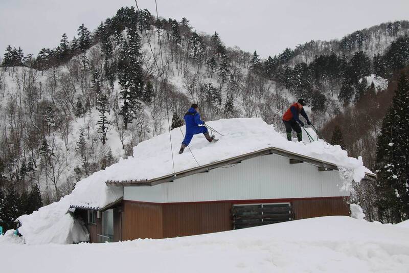 雪掘り作業　五宝木